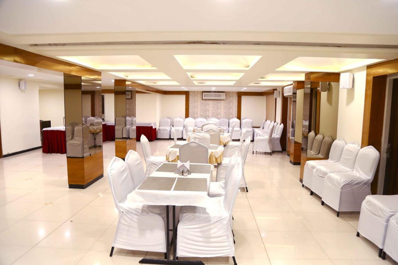 Hotel Regency Jamnagar Exterior photo
